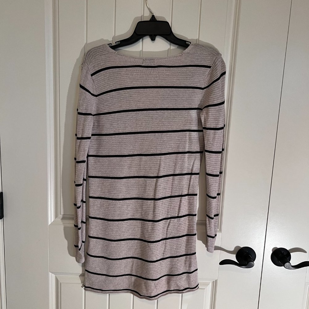 Old Navy Black and Tan Tunic - Picture 4 of 5